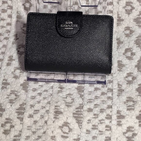 COACH Cross Grain Leather Medium Corner Zip Wallet Such Amazing Condition! EUC - Picture 16 of 16